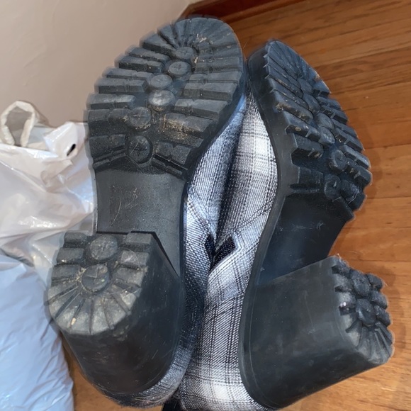 Plaid lace up booties - Picture 5 of 5